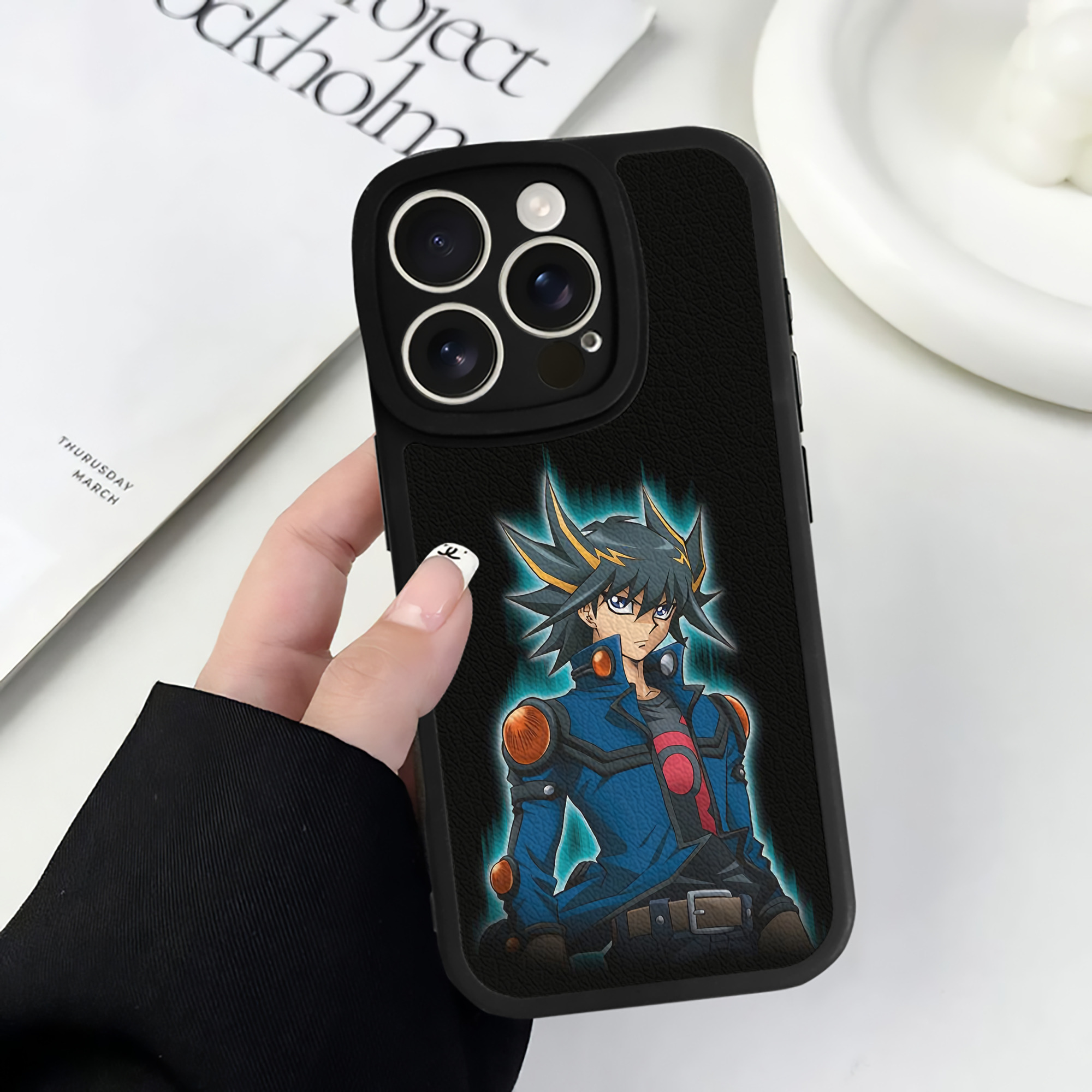 （画像用） 遊☆戯☆王 Yu-Gi-Oh! 【iPhone 16シリーズ対応】シリコンスマホケース（レザー調） 材質：シリコン